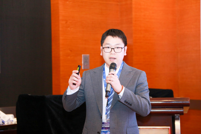 袁超  武漢大學工業科學研究院研究員